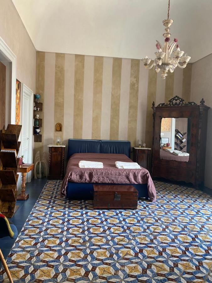 Palazzo Zappata Luxury Room Noto Centro Luaran gambar